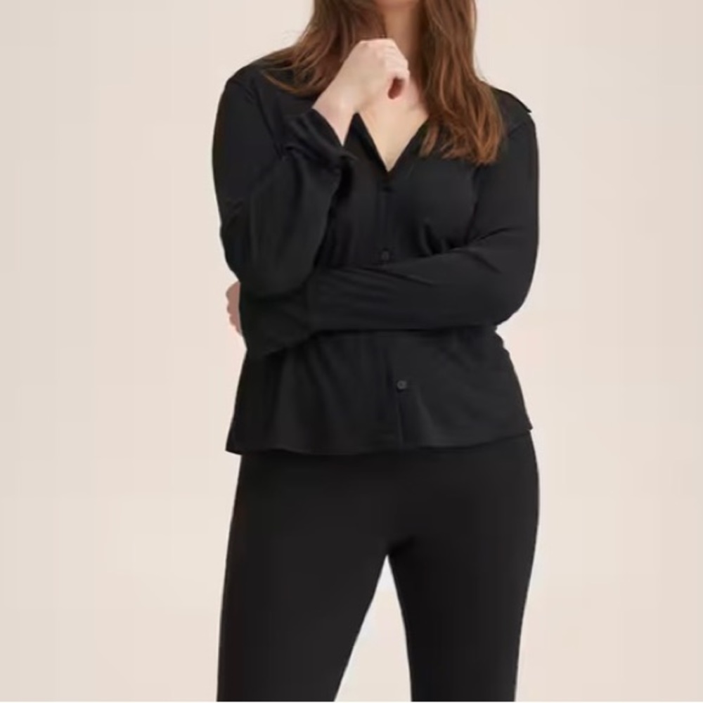 NWT Shirt with slit sleeves. Size 16.